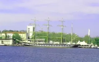 В Севастополь зашёл барк «Крузенштерн»