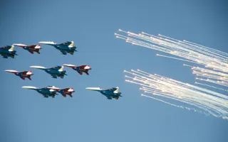 Репетиция воздушного парада в небе над Севастополем