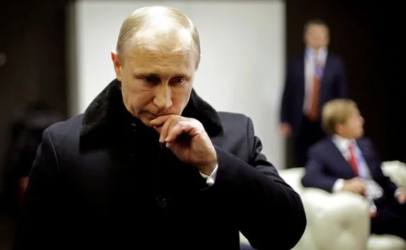 Путин написал статью о судьбе своих родителей во время войны