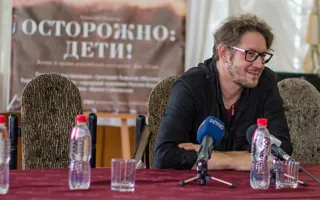 Спектакль «Осторожно: дети!» вновь в афише театра имени Луначарского