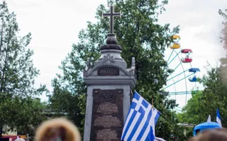 Памятник Греческому легиону установили в Севастополе