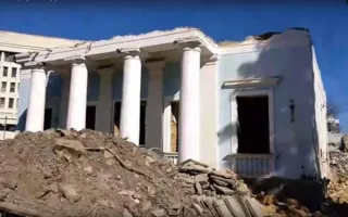 В Симферополе начался снос кукольного театра (видео)