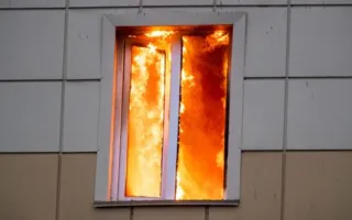 Военный спас ребенка из горящего дома в Перевальном