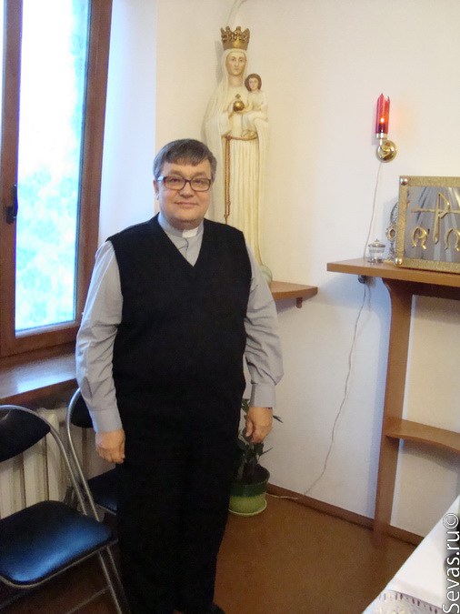 отец Ян Севастополь, экзорцизм Севастополь, католики Севастополя, экзорцисты Севастополя, изгоняющий дьявола Севастополь