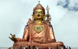 Статуя Падмасабхаве. Фото: reuters.com / Rupak De Chowdhuri 