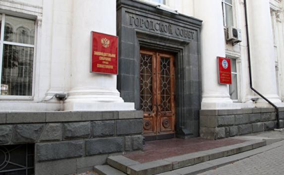 В Севастополе в первом чтении приняли закон об отзыве Овсянникова 