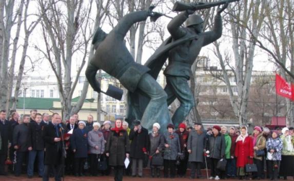 Годовщину Керченско-Феодосийского десанта отметили митингом в Феодосии (фото, видео)