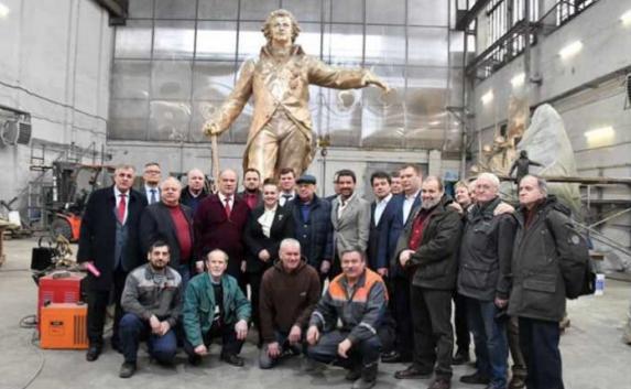 В Москве отлили 6-метровую статую Потемкина для Севастополя (фото)