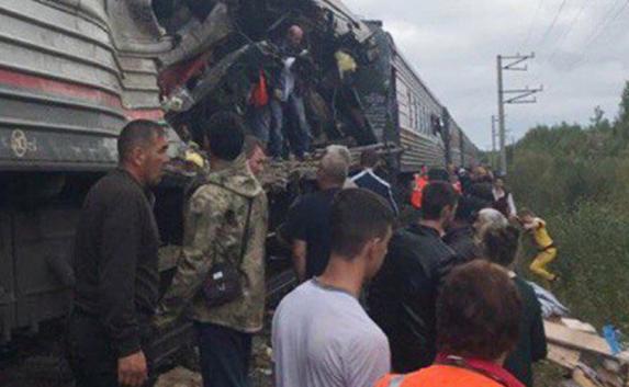 Крупное ДТП в Югре: столкнулись КамАЗ и поезд, есть пострадавшие (фото)