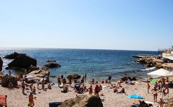 Пляж «Дельфин» в Ласпи превратился в свалку — местные жители (фото)