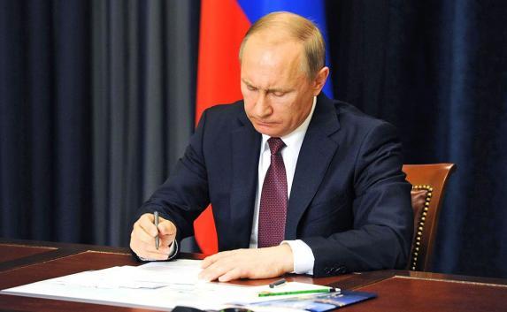 МРОТ необходимо повысить до 85% от прожиточного минимума — Путин 