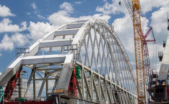 Минтранс сдвинул сроки установки второй арки Крымского моста 