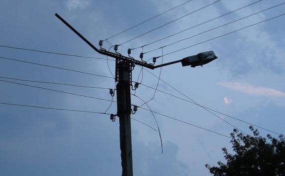 Более 10 населённых пунктов Крыма лишились электричества из-за ветра