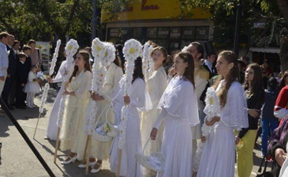В Феодосии в рамках акции «Белый цветок» собрали деньги для больных детей  (фото)