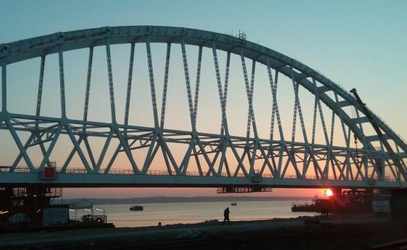Крымчанам обещают снижение цен после запуска моста через Керченский пролив