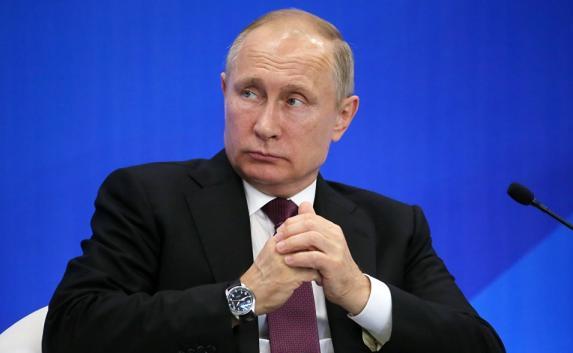 Путин поручил ввести контроль за добычей и обращением криптовалют