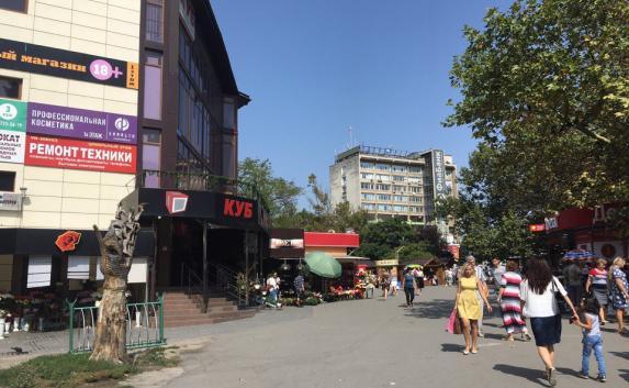 В Крыму снесут 19 кафе и магазинов: в списке — симферопольский ТЦ «Куб»