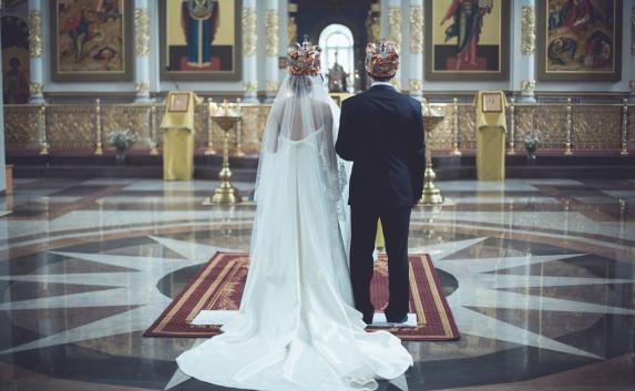 Депутат Госдумы хочет сделать венчание и государственную регистрацию равнозначными