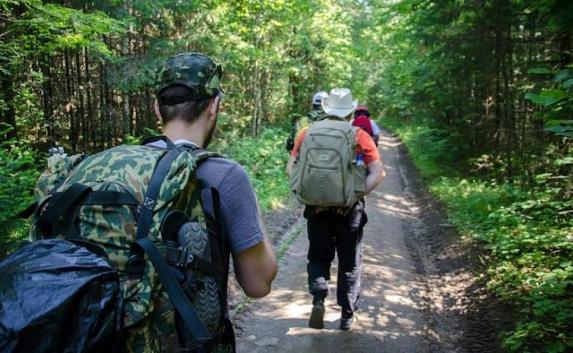 В горах Крыма разыскивали пятерых туристов 