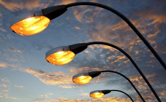 В Алупке обновляют уличное освещение