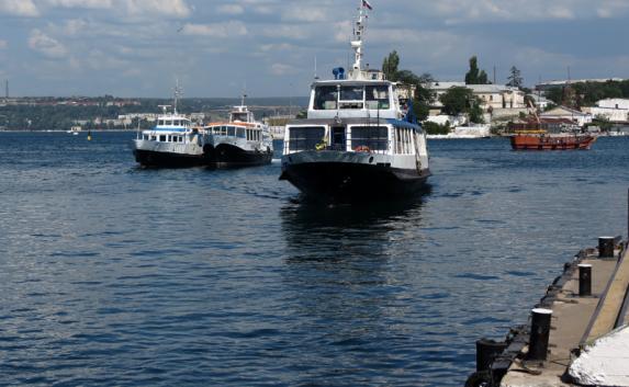 Шторм утих: в Севастопольской бухте вновь ходят катера
