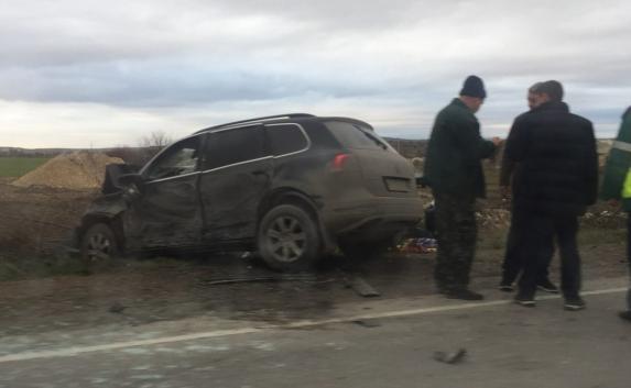 В Крыму в «тройном» столкновении погибли двое, а в Севастополе разбился BMW (фото)