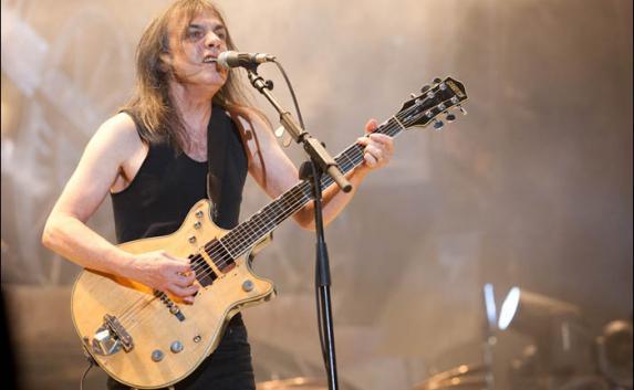 Скончался гитарист группы AC/DC Малькольм Янг