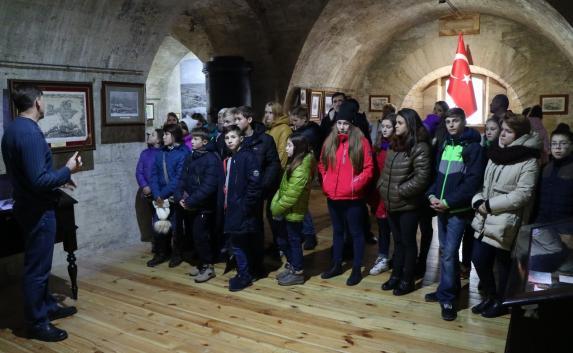 Дети-сироты из Евпатории посетили «Михайловскую батарею»