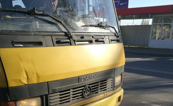 Севастопольского водителя, ударившего пассажирку, выгнали с работы