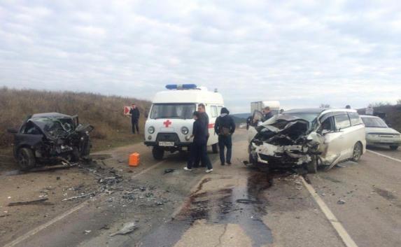 В ДТП на трассе «Симферополь — Севастополь» погибли 2 человека (фото)