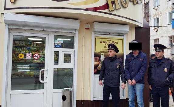Крымчанин совершил четыре грабежа из-за долгов и наркотиков (фото)