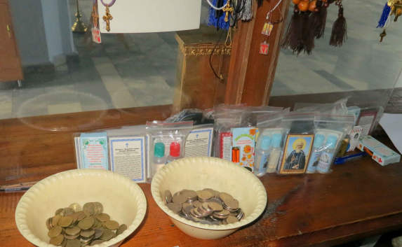 Молодой крымчанин попался на воровстве нательных крестов и денег из храмов