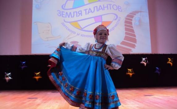 Юная крымчанка выступит на всероссийском шоу талантов «Синяя птица» (фото, видео)