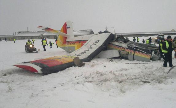 В Нарьян-Маре при жёсткой посадке самолета погибли три человека (фото, видео)