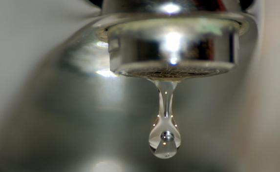 В Керчи 32 000 человек остались без воды из-за аварии