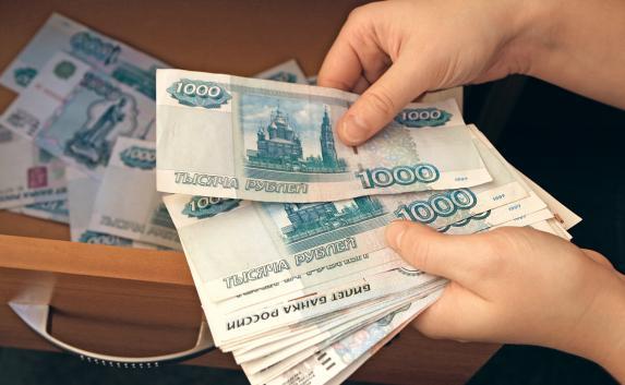 С 1 января 2018 года крымчанам повышают минимальную зарплату до 9 500 рублей