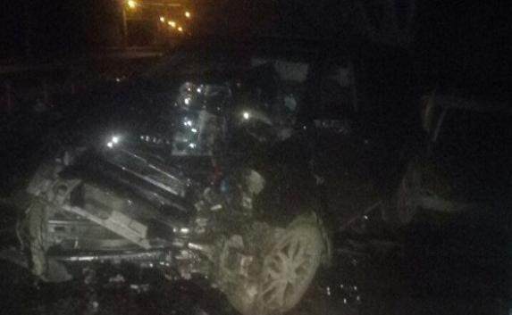 В Крыму автомобиль протаранил опору ЛЭП, водитель погиб