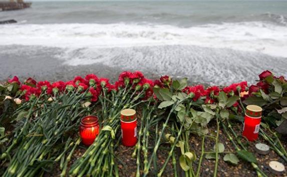 Годовщина крушения самолёта Ту-154 в Сочи: в России вспоминают погибших (фото)