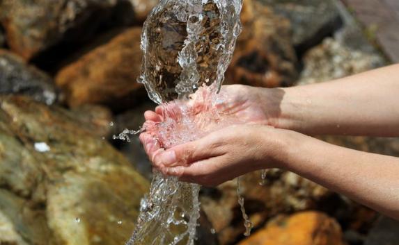 Жители села Водное впервые за 20 лет получили круглосуточный доступ к водоснабжению