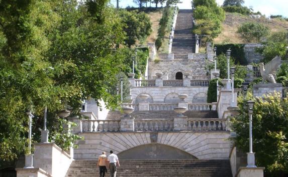 На восстановление разрушенной Митридатской лестницы в Керчи выделили 1,1 миллиард рублей