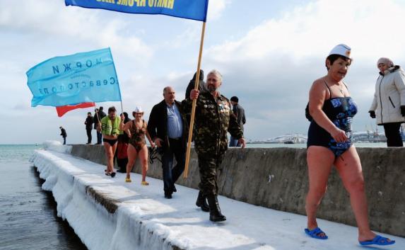 Крымские «моржи» устроят новогодний заплыв в Феодосии