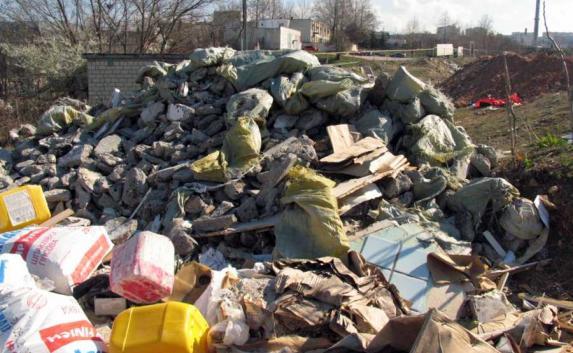 Севастополь утопает в мусоре после встречи Нового года