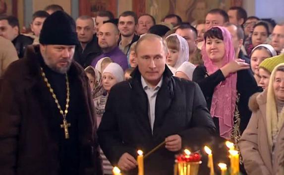 Путин поздравил россиян с Рождеством, а в Симферополе провели литургию