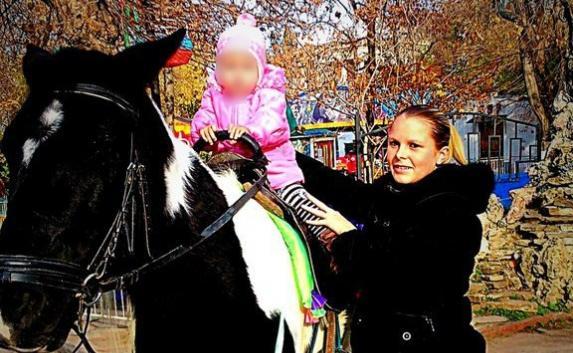 В Севастополе разыскивают 23-летнюю мать двоих детей (фото)
