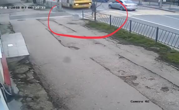 В Севастополе автобус с пассажирами сбил мужчину  (видео)