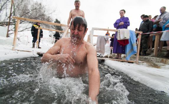 7000 крымчан окунутся в прорубь на Крещение