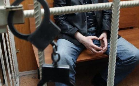Керчанин украл у пенсионерки драгоценности на 60 000 рублей