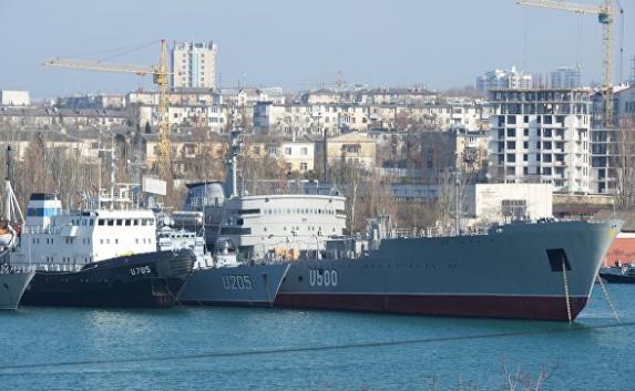 Власти Крыма ответили Гройсману на предложение о возврате флота и полуострова