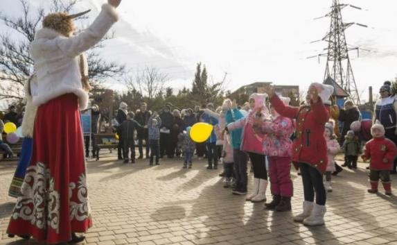 «Выходи гулять»: в Севастополе при помощи акции пытаются отвлечь детей от гаджетов (фото)