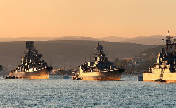 Морпехи и танкисты Черноморского флота отработали навыки на полигонах в Крыму